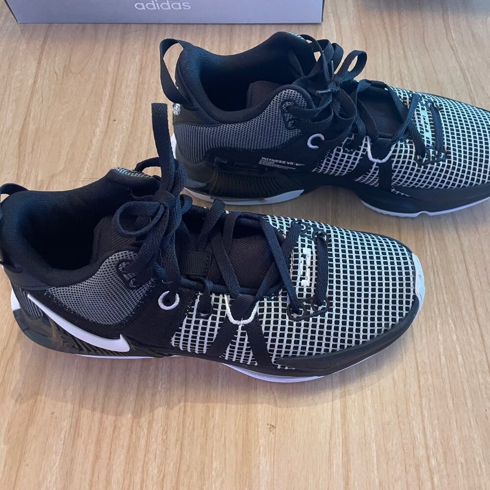 Nike LeBron Witness VII